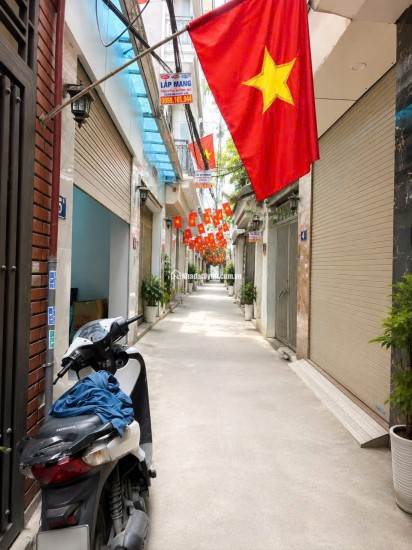 Bán nhà Đại Kim, Hoàng Mai dưới 8.2 tỷ. Thang máy. Ngõ nông cách ô tô 5 nhà.